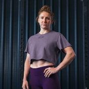 УКОРОЧЕННЫЙ ТОП СИРЕНЕВЫЙ ASPIRE («СТРЕМЛЕНИЕ»)